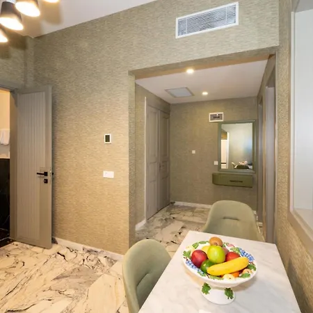 Monev 4*