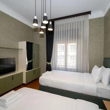 Monev 4*